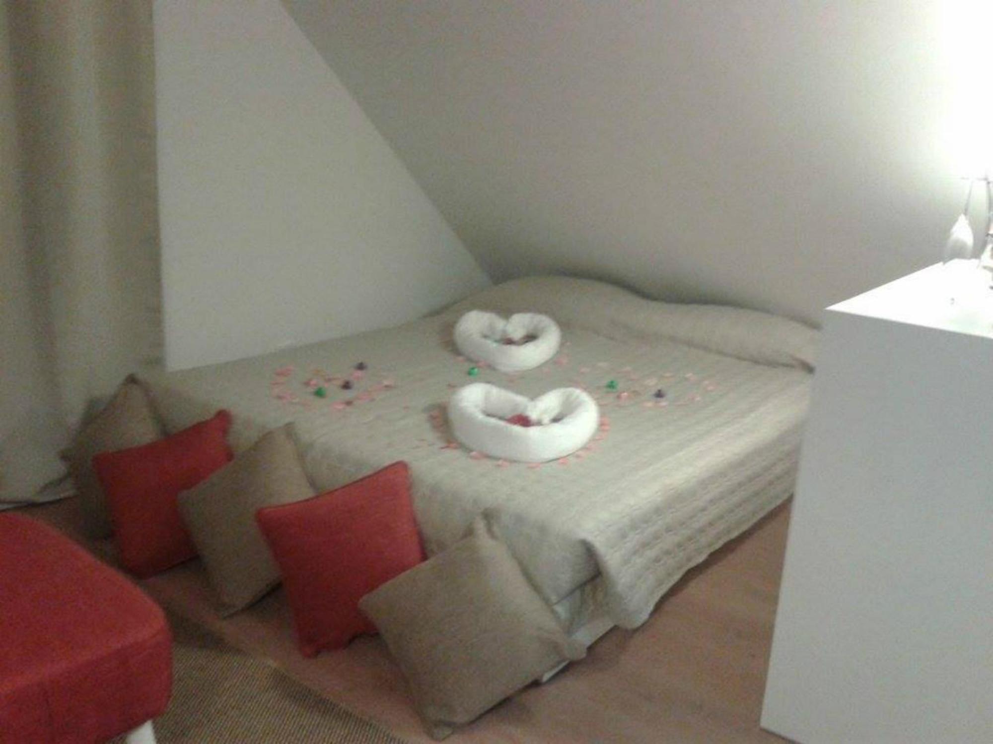 Brown House Villa Geres Room photo