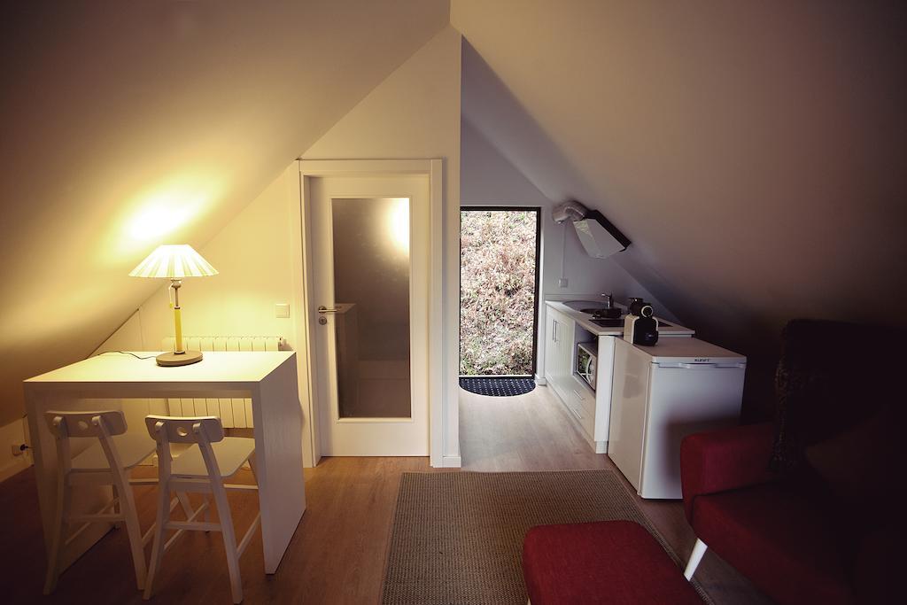Brown House Villa Geres Room photo