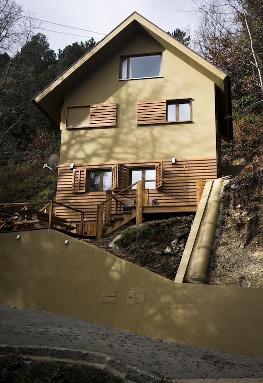 Brown House Villa Geres Exterior photo